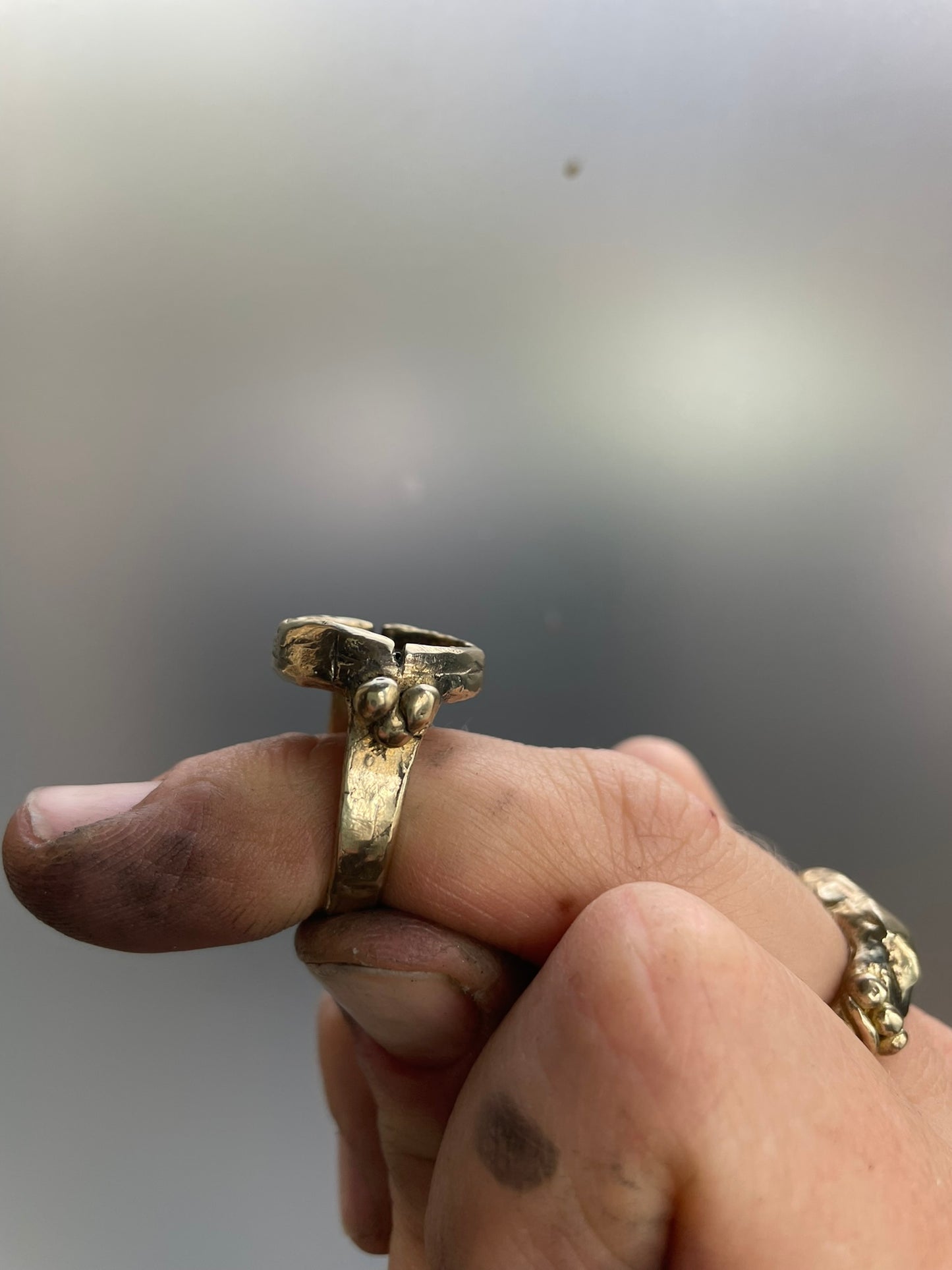 Bellona ring