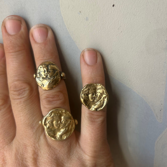 Lovers Kiss Ring